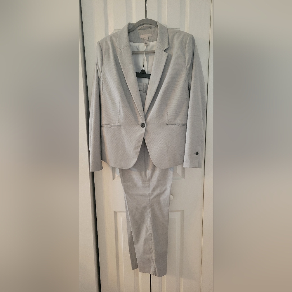 H&M Women's Business Casual Light Gray Pants Suit